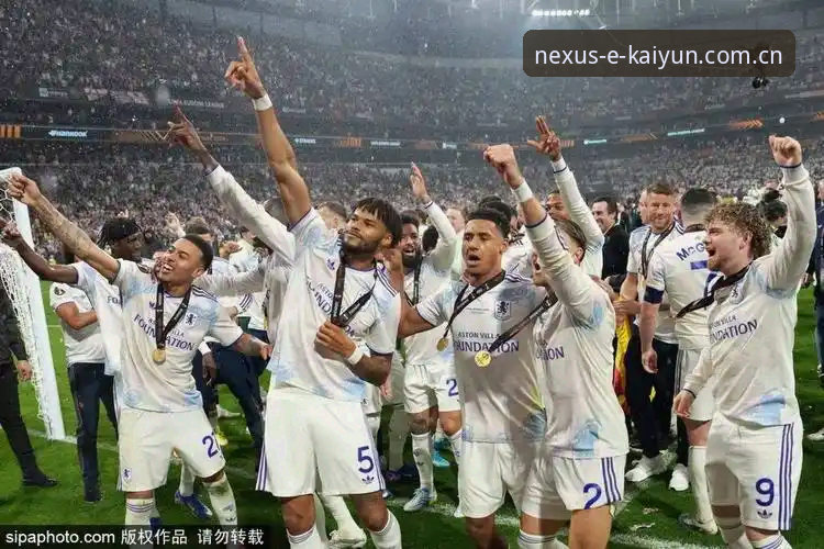 埃梅里五夺欧联杯，如何让维拉重现30年前荣光？